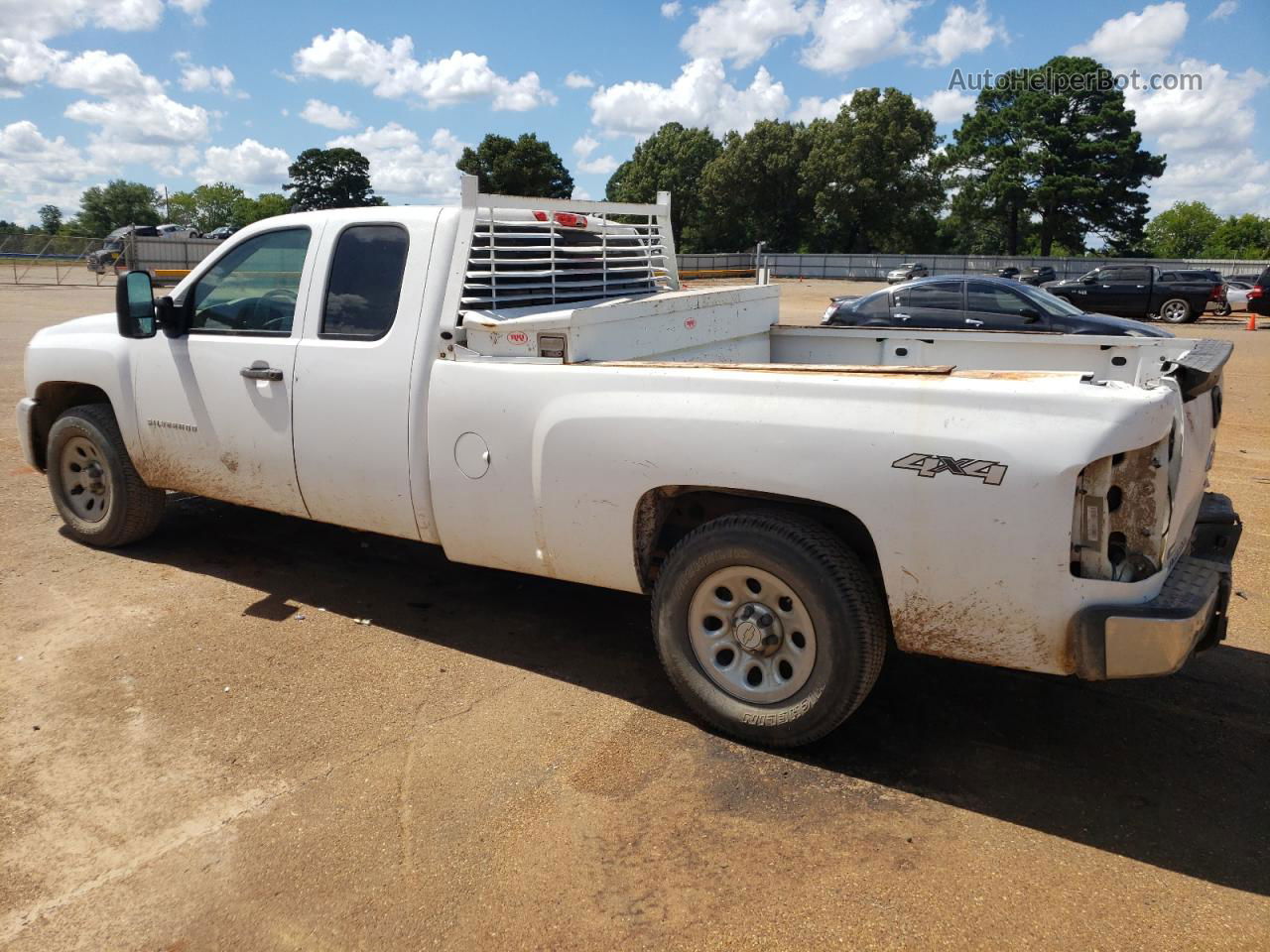 2012 Chevrolet Silverado K1500 White vin: 1GCRKPE05CZ117124