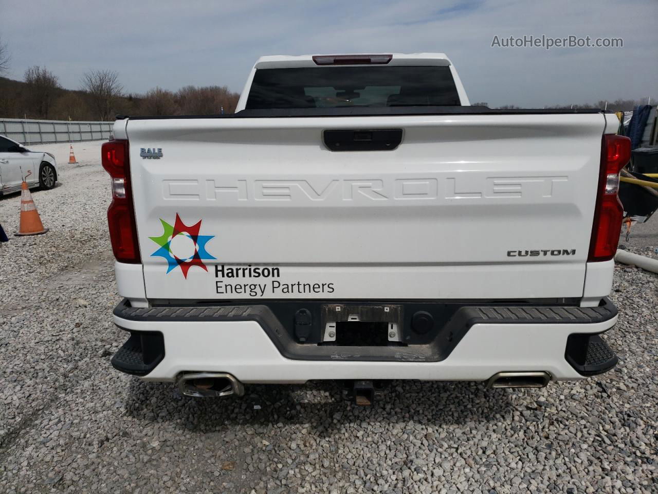 2019 Chevrolet Silverado C1500 Custom White vin: 1GCRWBEF7KZ205120