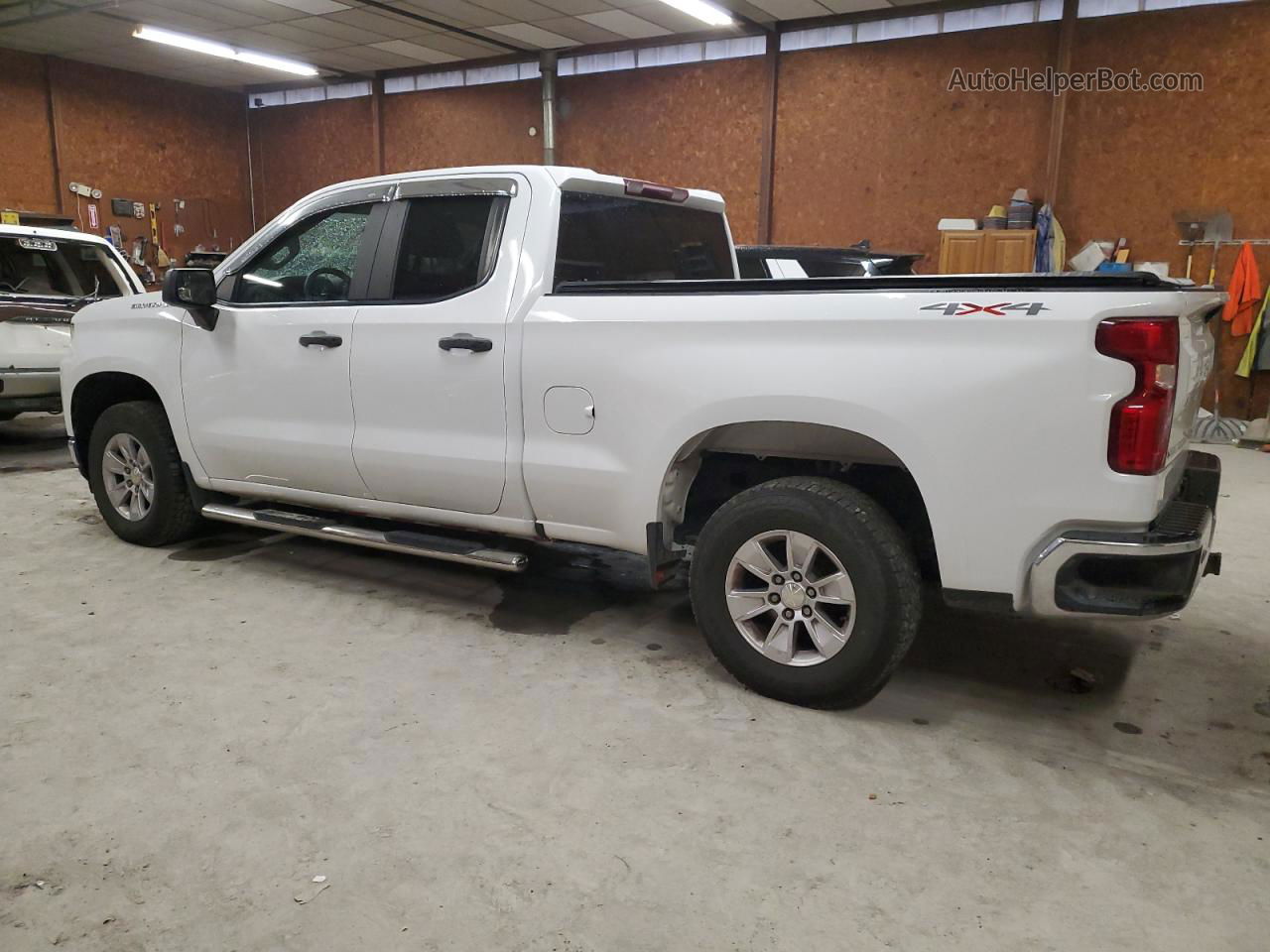 2019 Chevrolet Silverado K1500 White vin: 1GCRYAEH1KZ310922