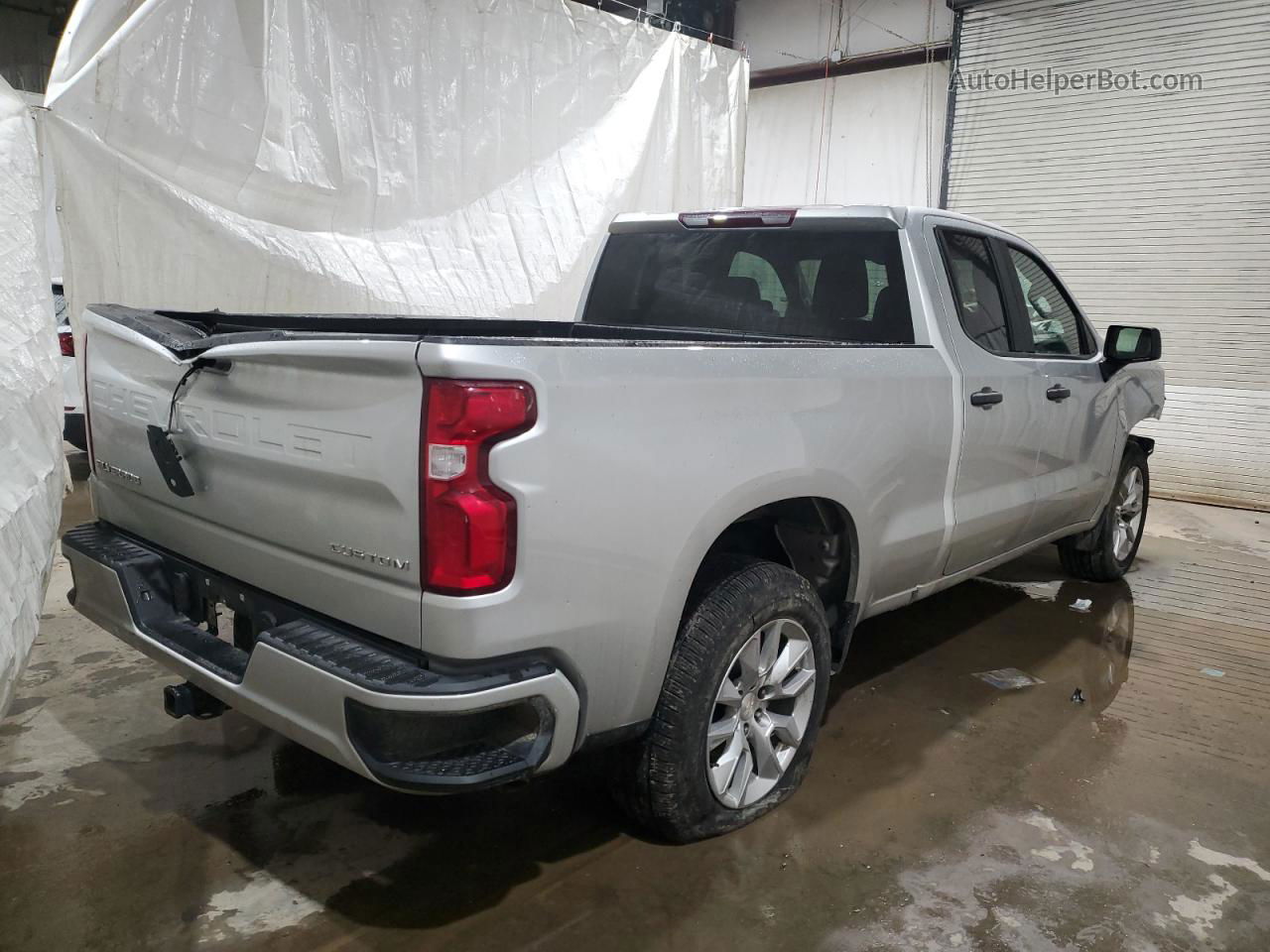 2019 Chevrolet Silverado K1500 Custom Серебряный vin: 1GCRYBEH5KZ388495