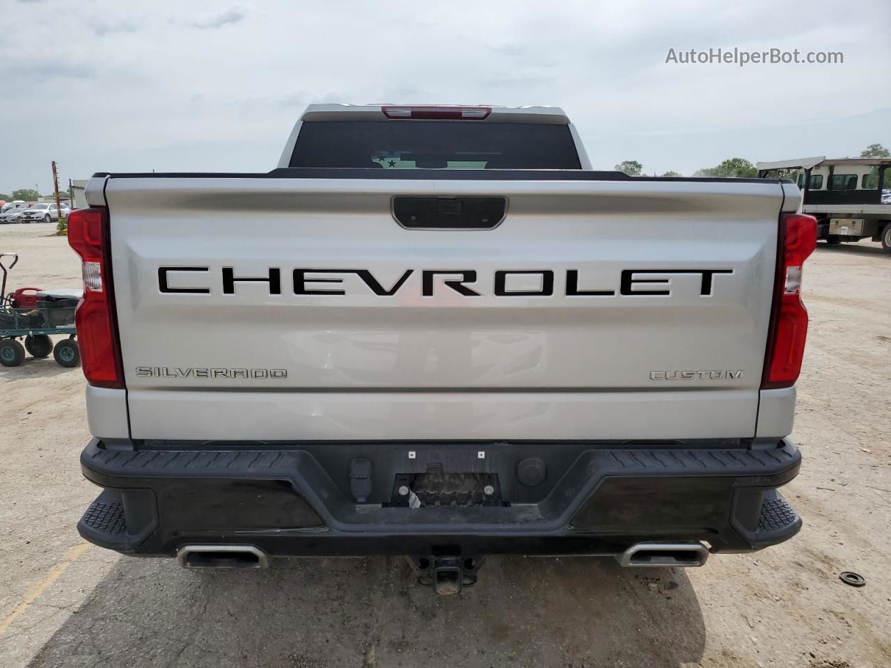 2019 Chevrolet Silverado K1500 Trail Boss Custom Серебряный vin: 1GCRYCEF8KZ202582