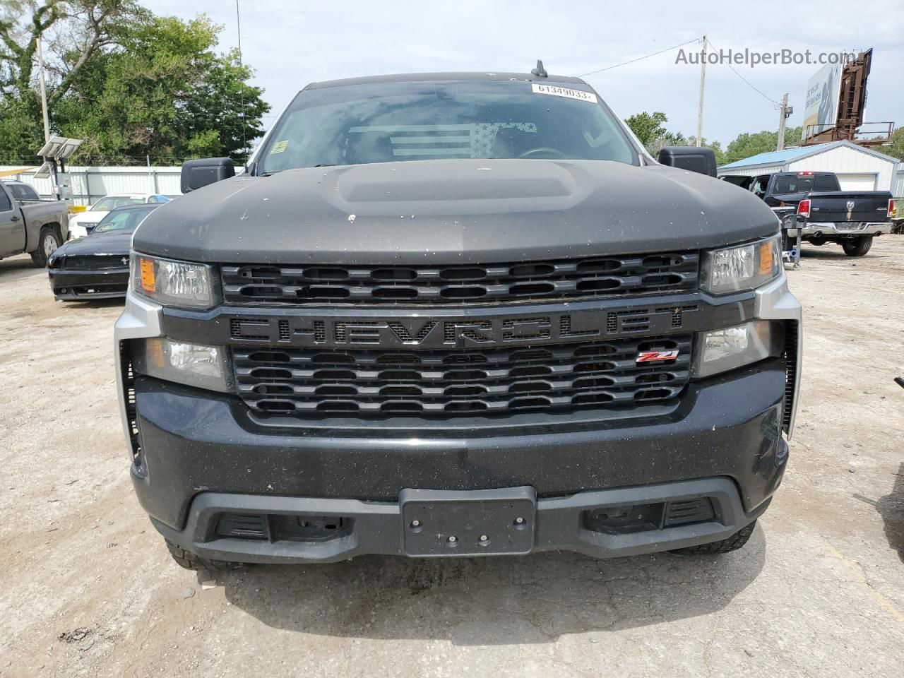 2019 Chevrolet Silverado K1500 Trail Boss Custom Серебряный vin: 1GCRYCEF8KZ202582