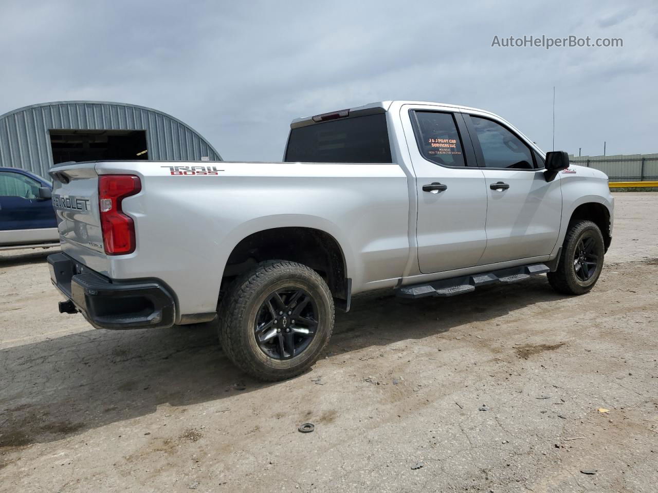 2019 Chevrolet Silverado K1500 Trail Boss Custom Silver vin: 1GCRYCEF8KZ202582