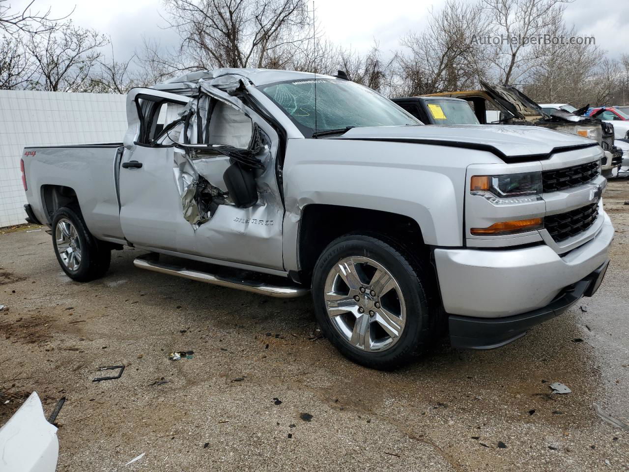 2018 Chevrolet Silverado K1500 Custom Silver vin: 1GCVKPECXJZ165420