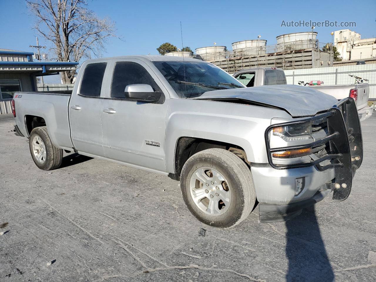 2018 Chevrolet Silverado K1500 Lt Серебряный vin: 1GCVKREC0JZ145138