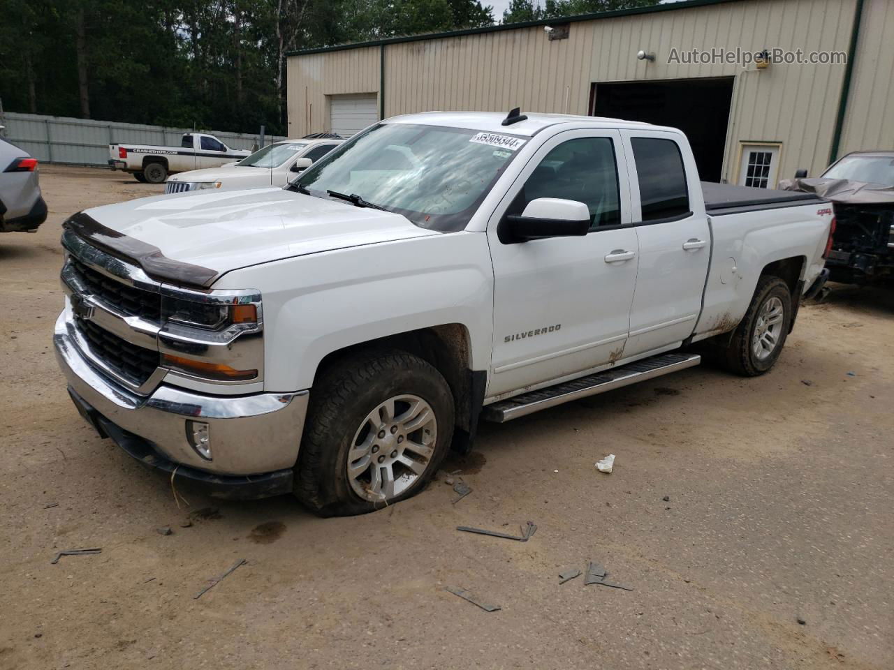 2018 Chevrolet Silverado K1500 Lt White vin: 1GCVKREC3JZ321437