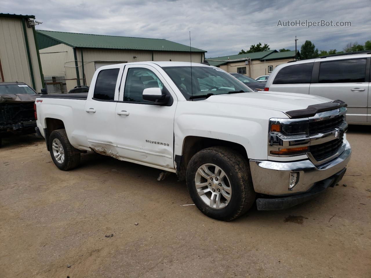 2018 Chevrolet Silverado K1500 Lt White vin: 1GCVKREC3JZ321437