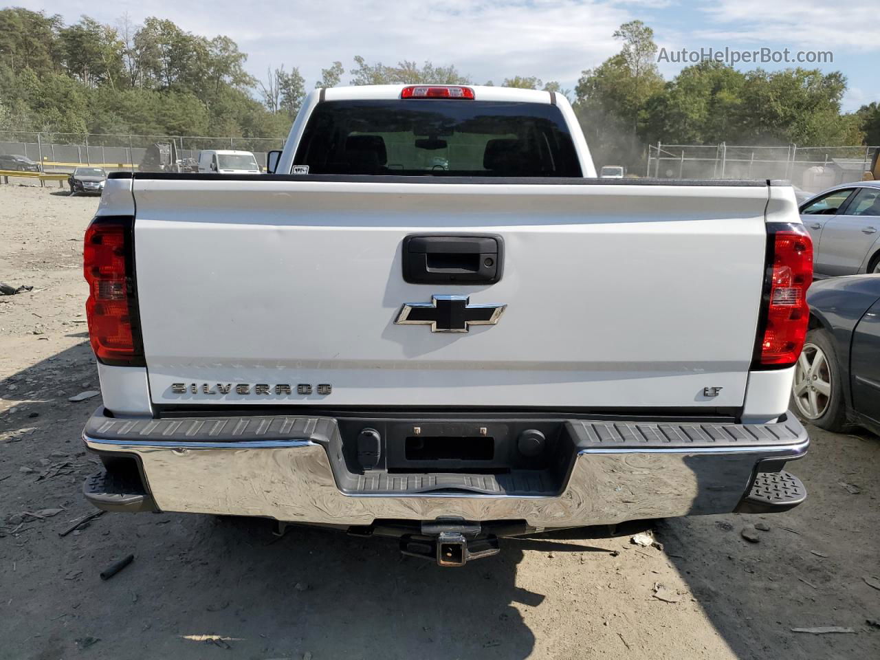 2018 Chevrolet Silverado K1500 Lt White vin: 1GCVKREC3JZ357922