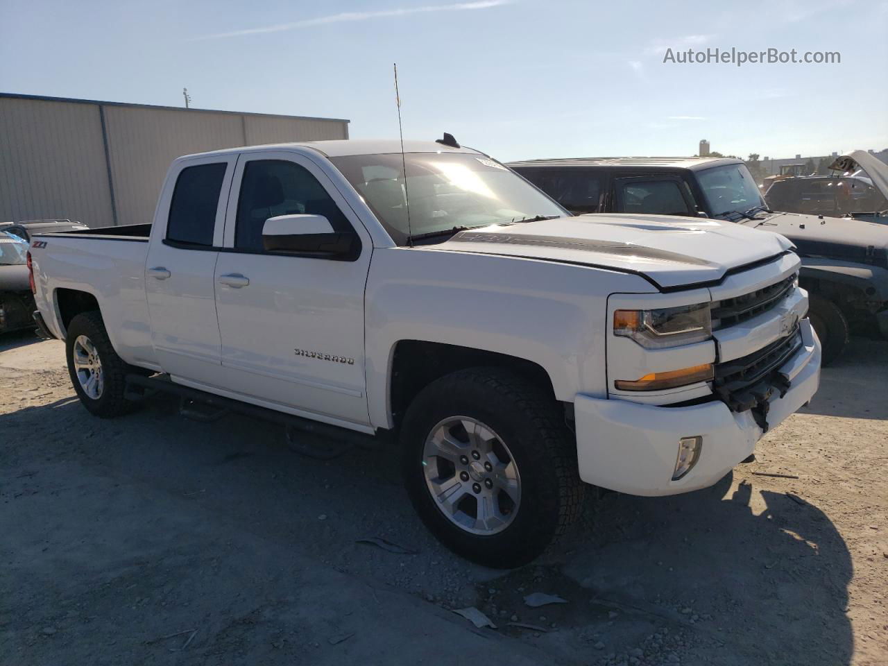 2016 Chevrolet Silverado K1500 Lt Белый vin: 1GCVKREC9GZ243545