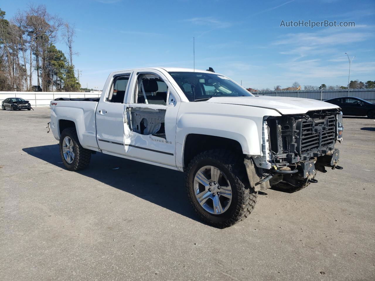 2018 Chevrolet Silverado K1500 Lt White vin: 1GCVKRECXJZ360963