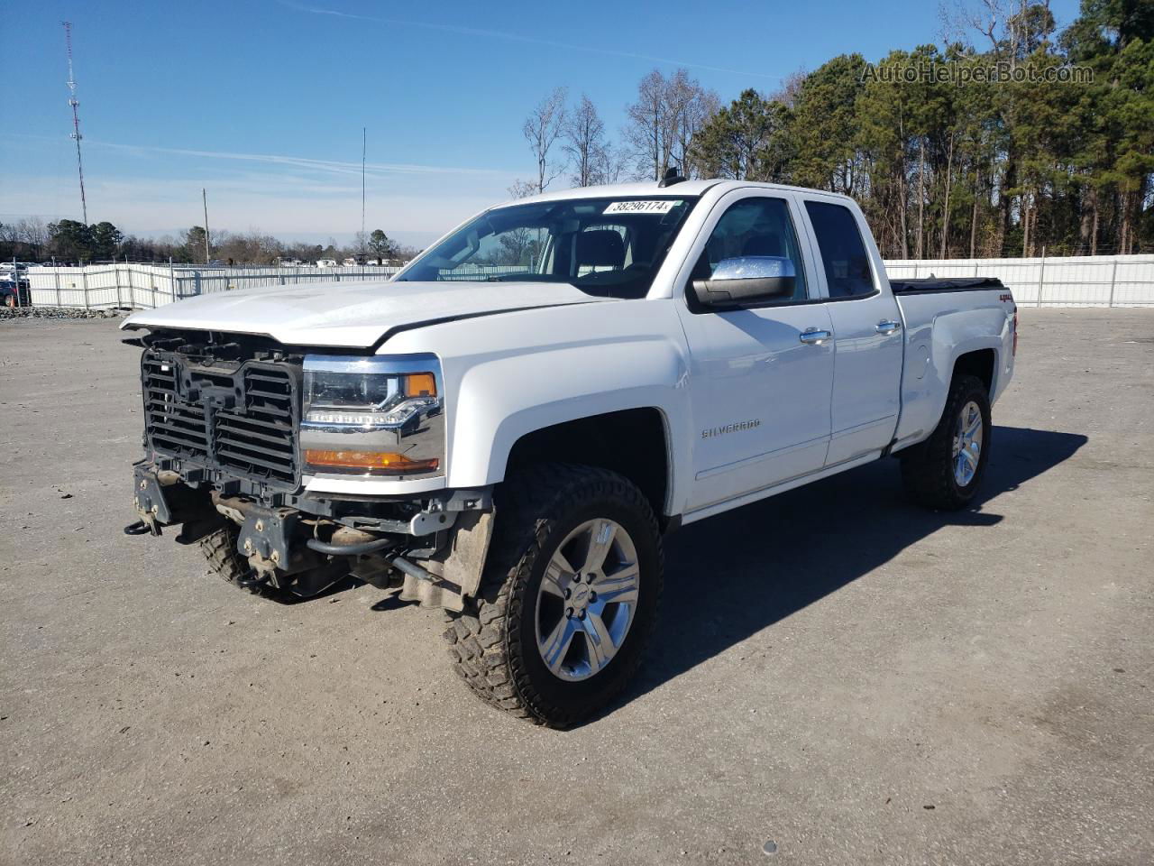 2018 Chevrolet Silverado K1500 Lt White vin: 1GCVKRECXJZ360963