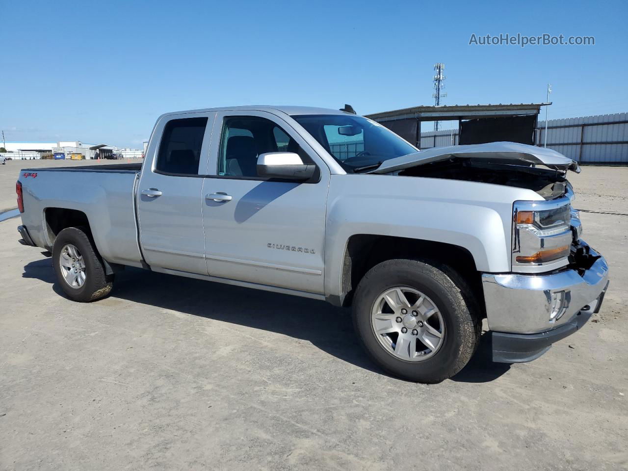 2018 Chevrolet Silverado K1500 Lt Silver vin: 1GCVKREH8JZ367194