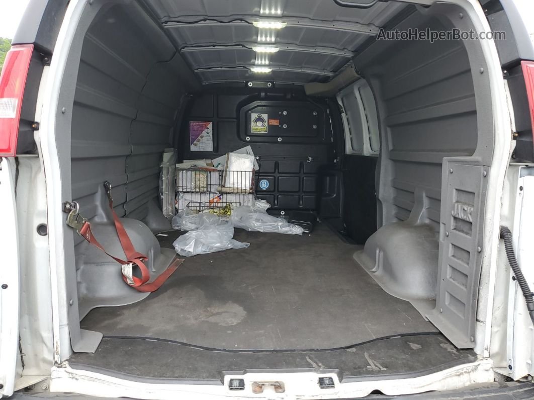 2017 Chevrolet Express Cargo Van   Unknown vin: 1GCWGAF11H1316041