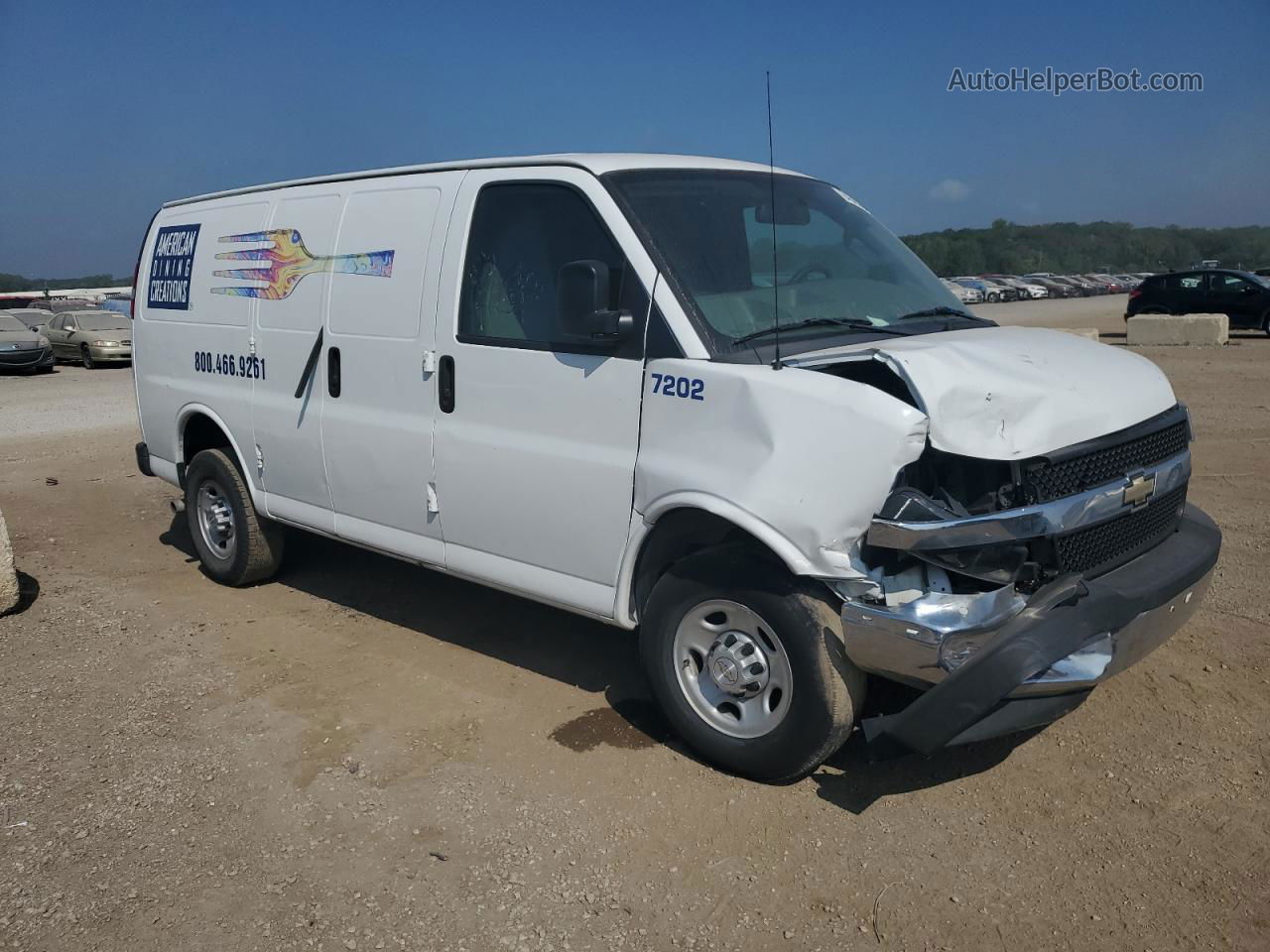 2017 Chevrolet Express G2500  White vin: 1GCWGAFF1H1107202