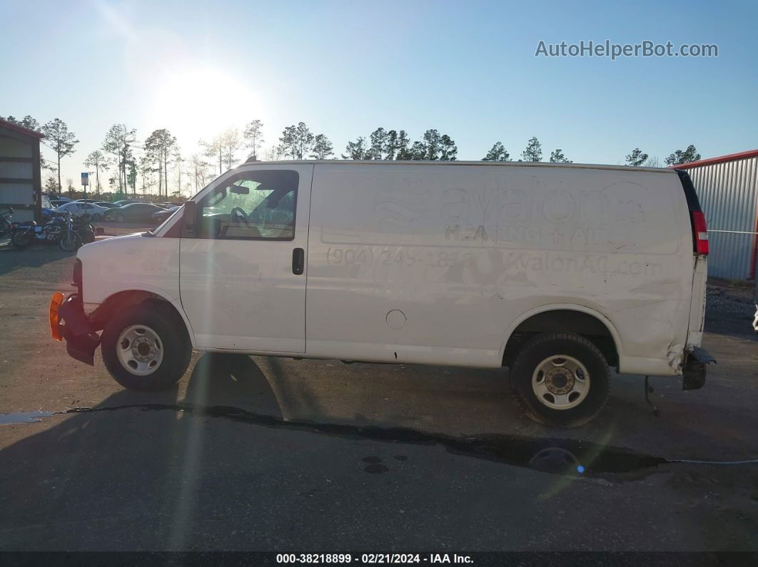 2017 Chevrolet Express   White vin: 1GCWGAFF1H1136389