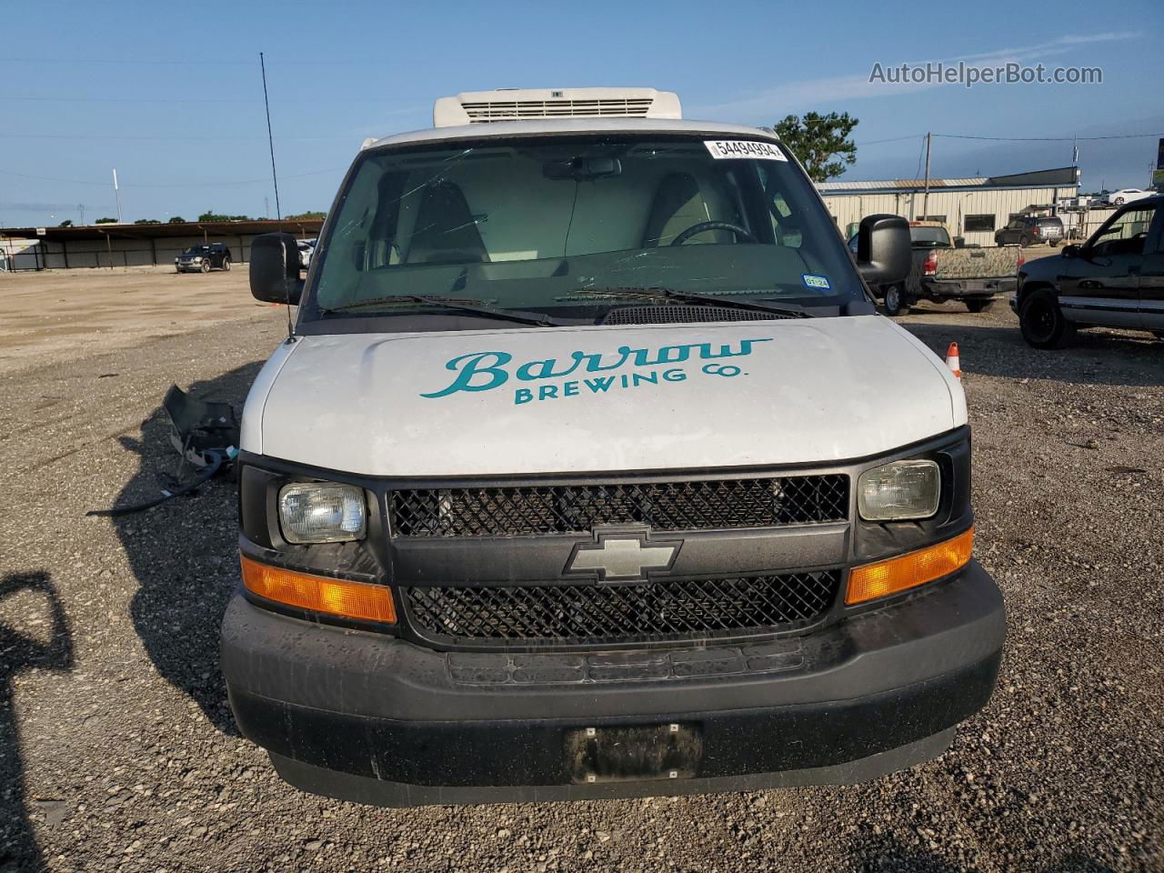 2017 Chevrolet Express G2500  White vin: 1GCWGAFF3H1115883