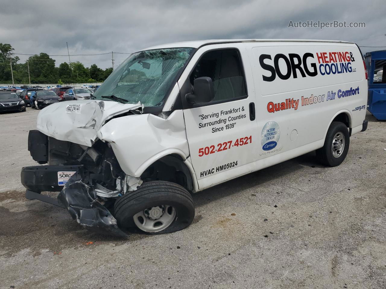 2017 Chevrolet Express G2500  White vin: 1GCWGAFF5H1350351