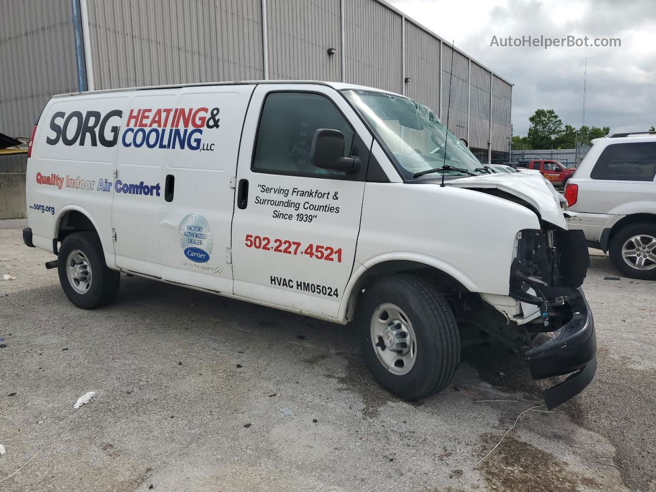 2017 Chevrolet Express G2500  White vin: 1GCWGAFF5H1350351