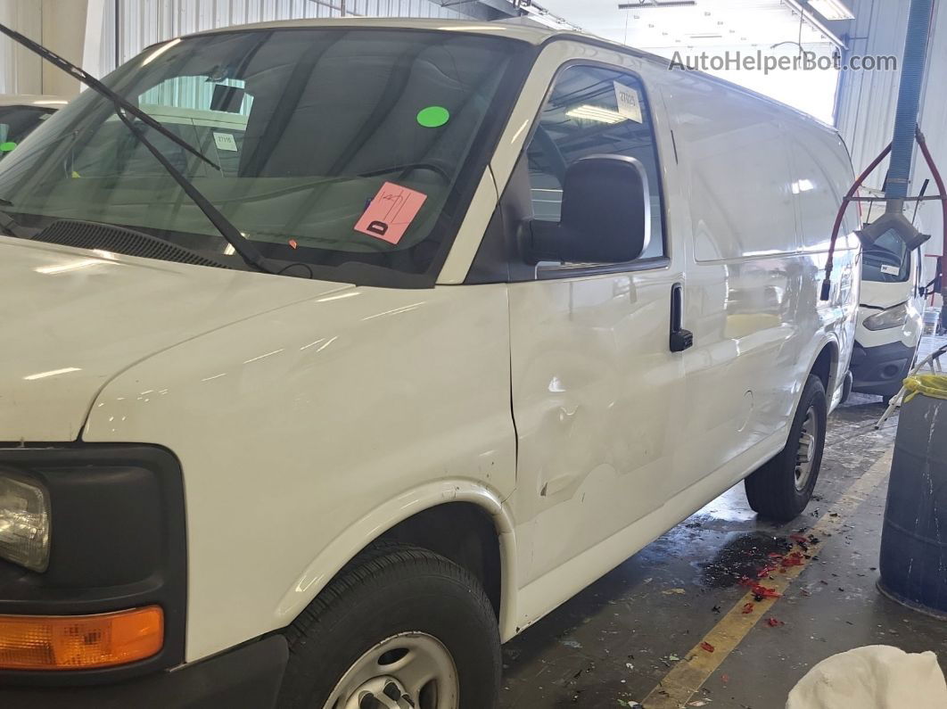 2017 Chevrolet Express G2500   White vin: 1GCWGAFF6H1127705