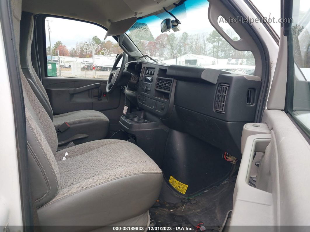 2017 Chevrolet Express 2500 Work Van Белый vin: 1GCWGAFF6H1219784