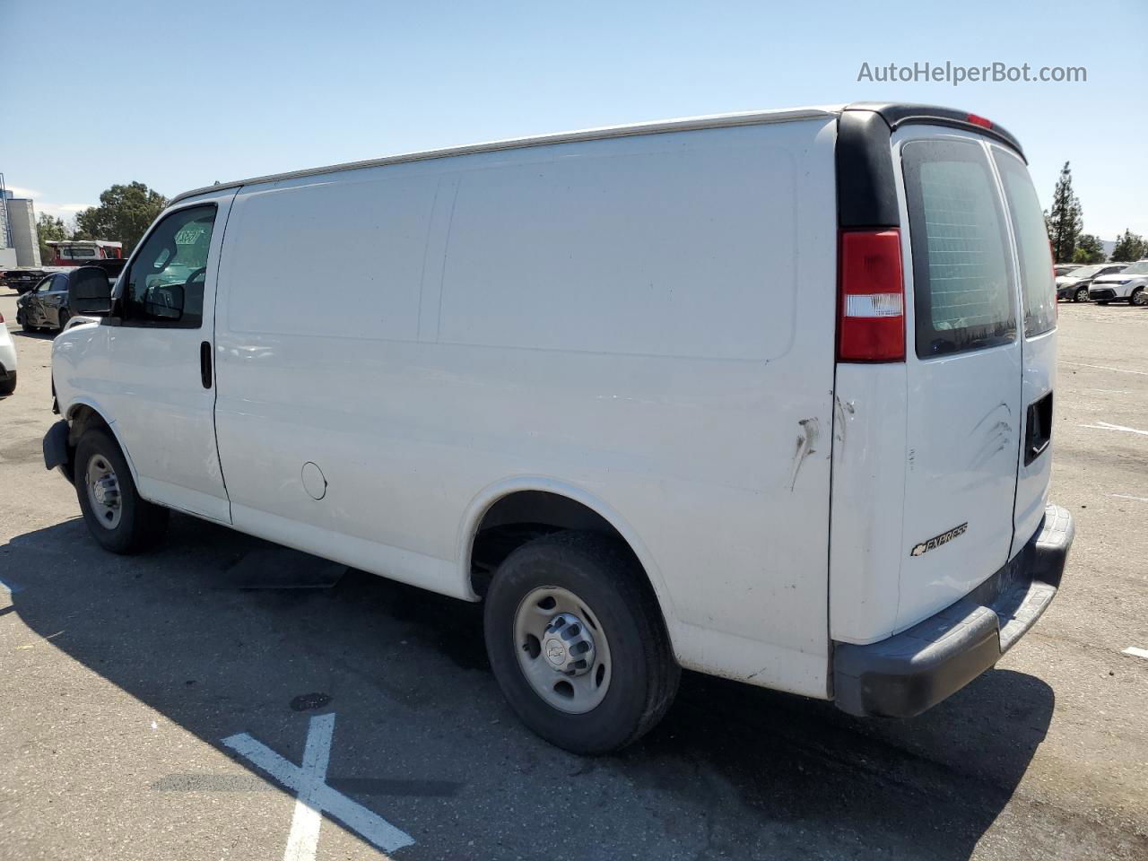 2017 Chevrolet Express G2500  White vin: 1GCWGAFF6H1342579