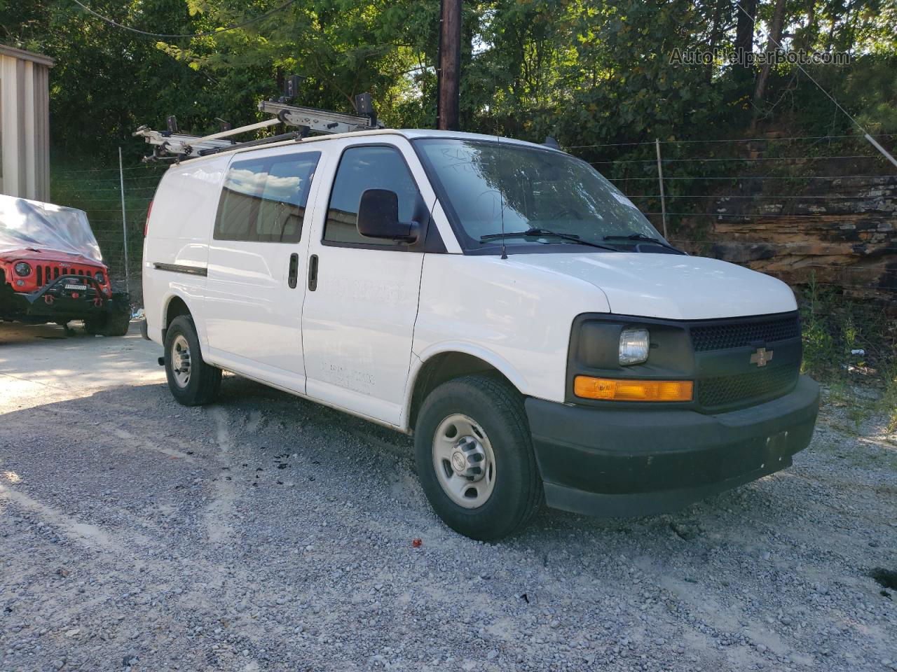 2017 Chevrolet Express G2500  White vin: 1GCWGAFF7H1104160