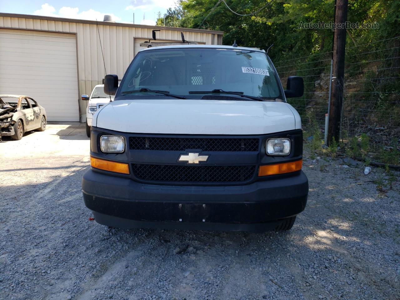 2017 Chevrolet Express G2500  White vin: 1GCWGAFF7H1104160