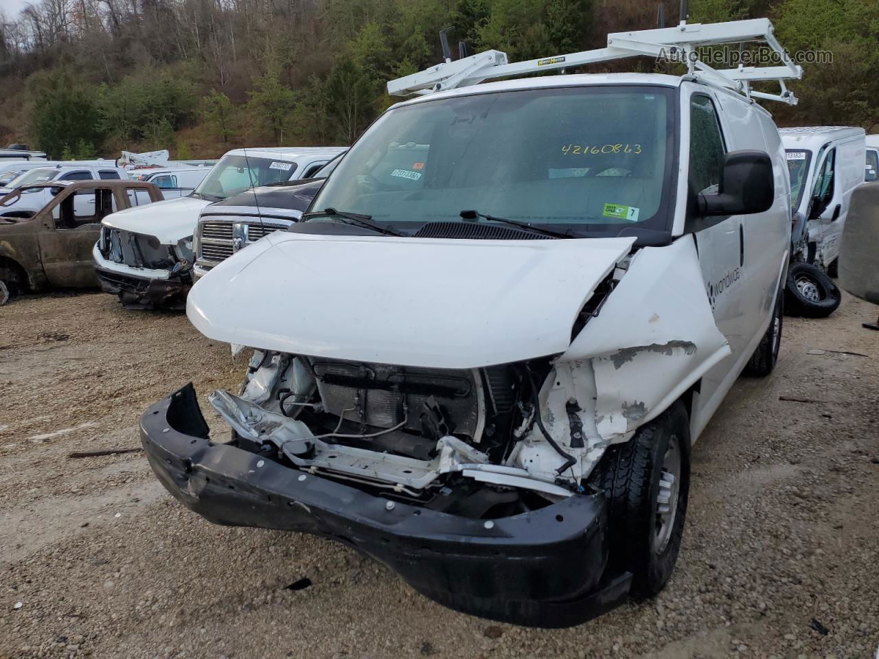 2017 Chevrolet Express G2500  White vin: 1GCWGAFF9H1154848