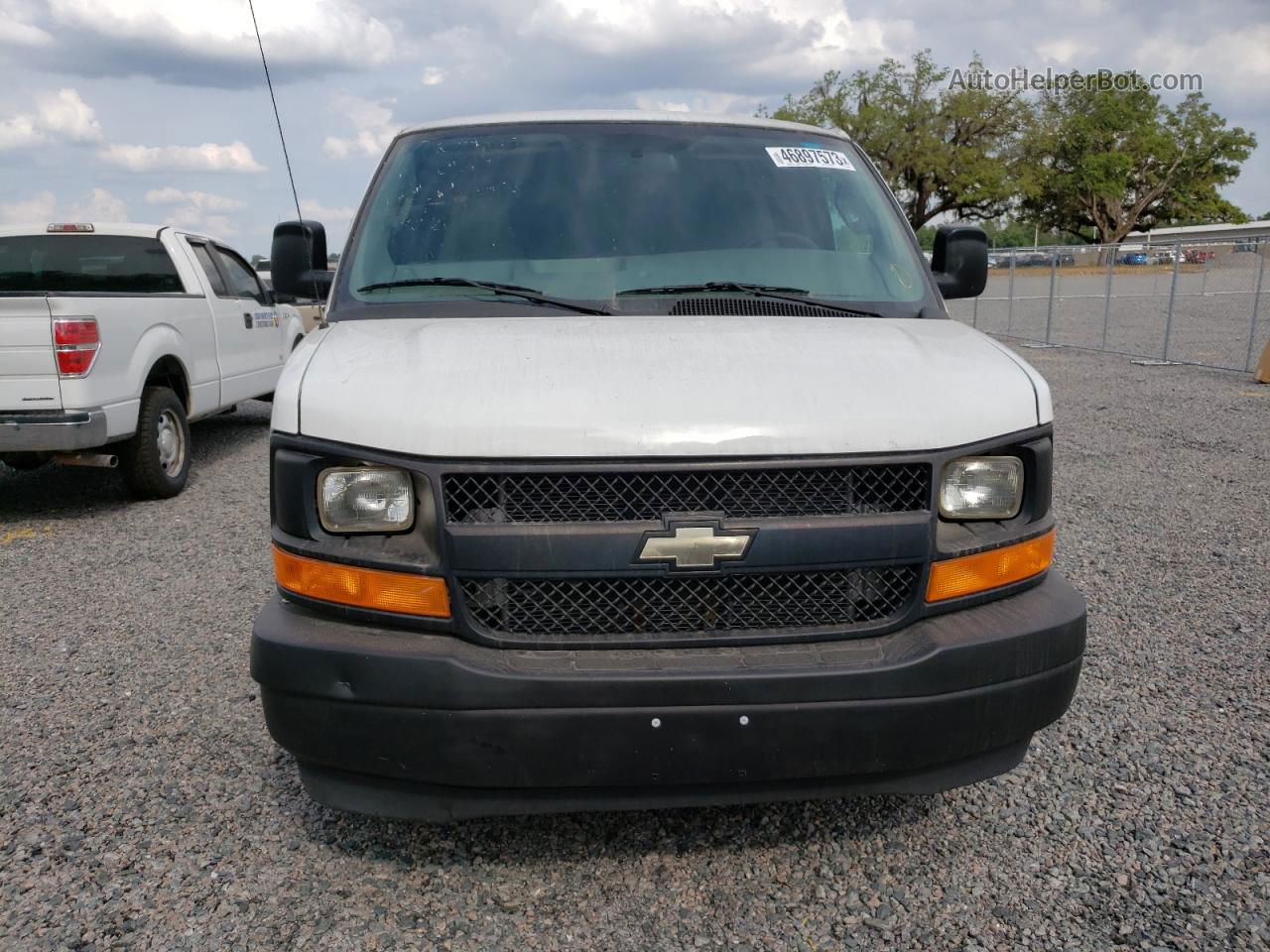 2017 Chevrolet Express G2500  Белый vin: 1GCWGAFF9H1158740