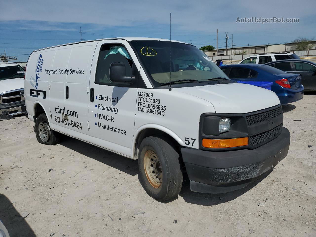 2017 Chevrolet Express G2500  Белый vin: 1GCWGAFF9H1225126