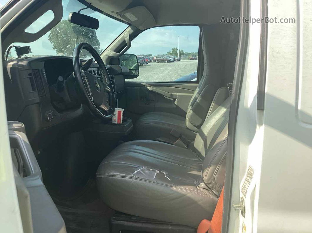 2017 Chevrolet Express Cargo Van   Неизвестно vin: 1GCWGAFFXH1327678