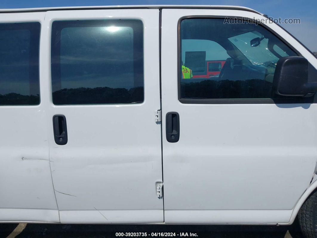 2017 Chevrolet Express 2500 Work Van White vin: 1GCWGAFG5H1104084