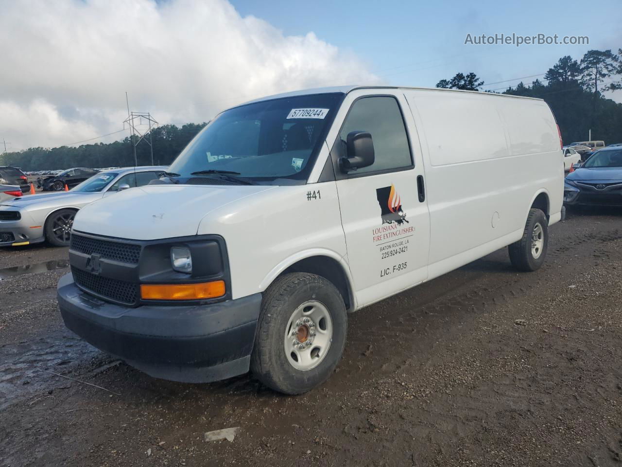 2017 Chevrolet Express G2500  White vin: 1GCWGBFF4H1134125