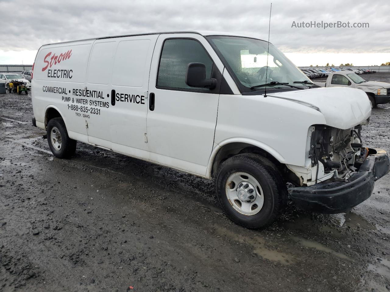 2017 Chevrolet Express G2500  White vin: 1GCWGBFF5H1173077