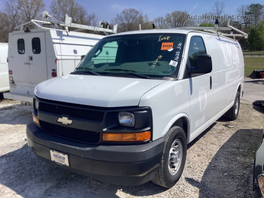 2017 Chevrolet Express G2500   White vin: 1GCWGBFFXH1177691