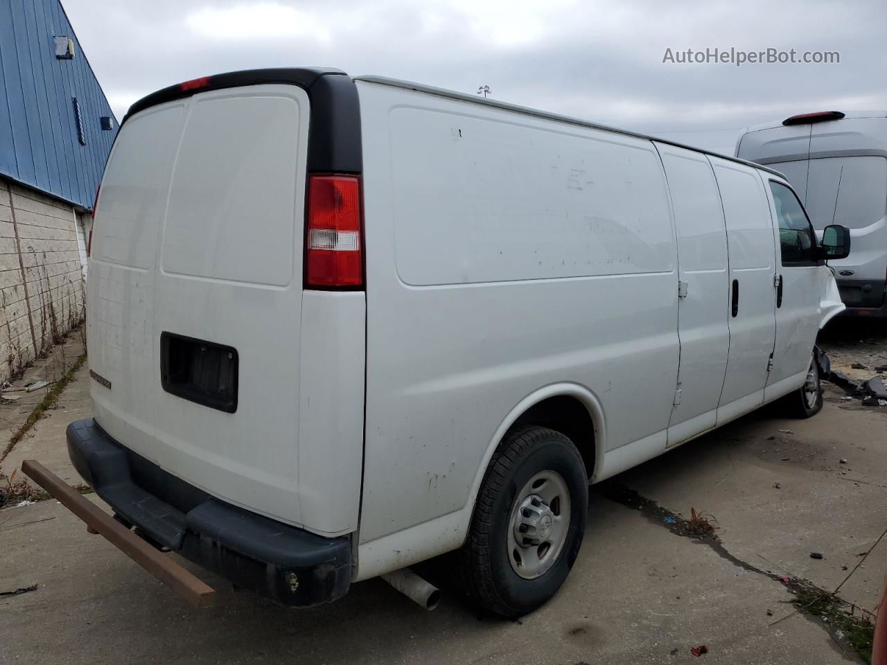 2017 Chevrolet Express G2500  White vin: 1GCWGBFG1H1107134