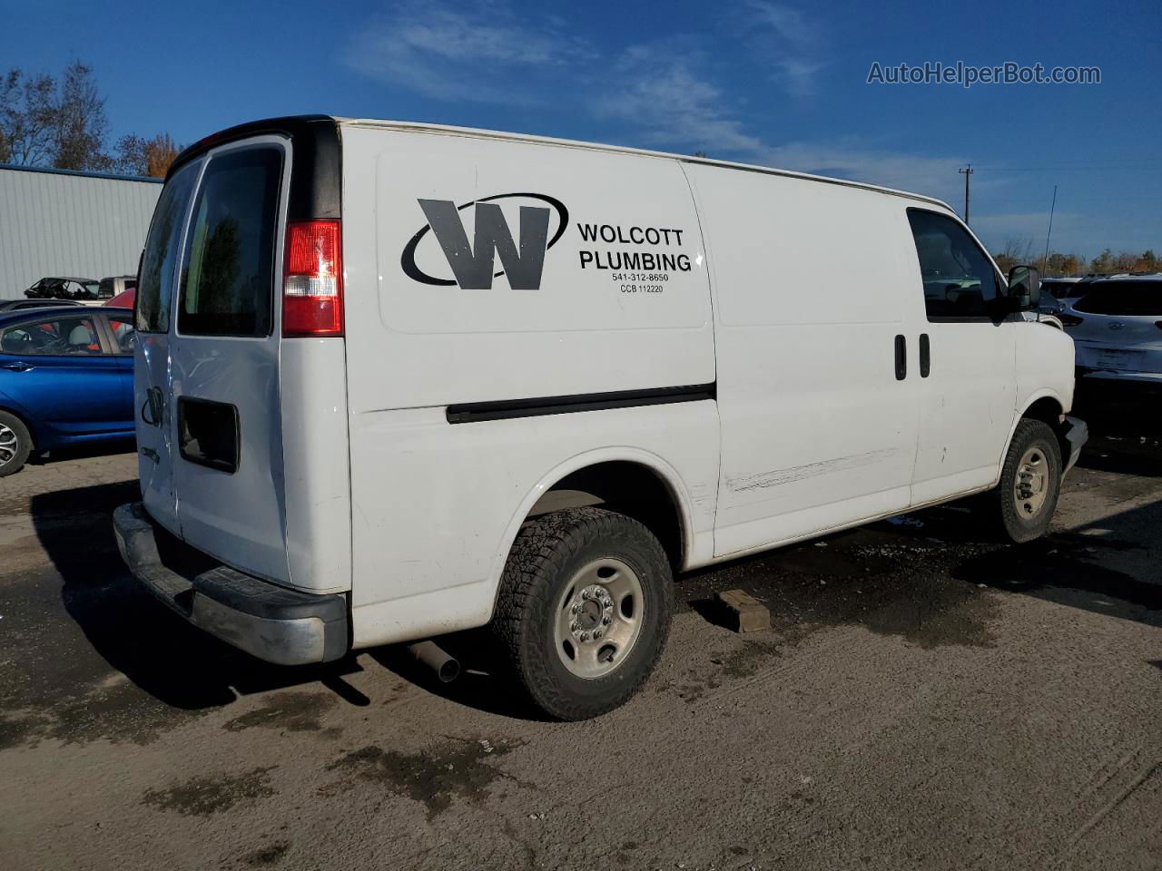 2017 Chevrolet Express G3500  White vin: 1GCZGGFG9H1126220