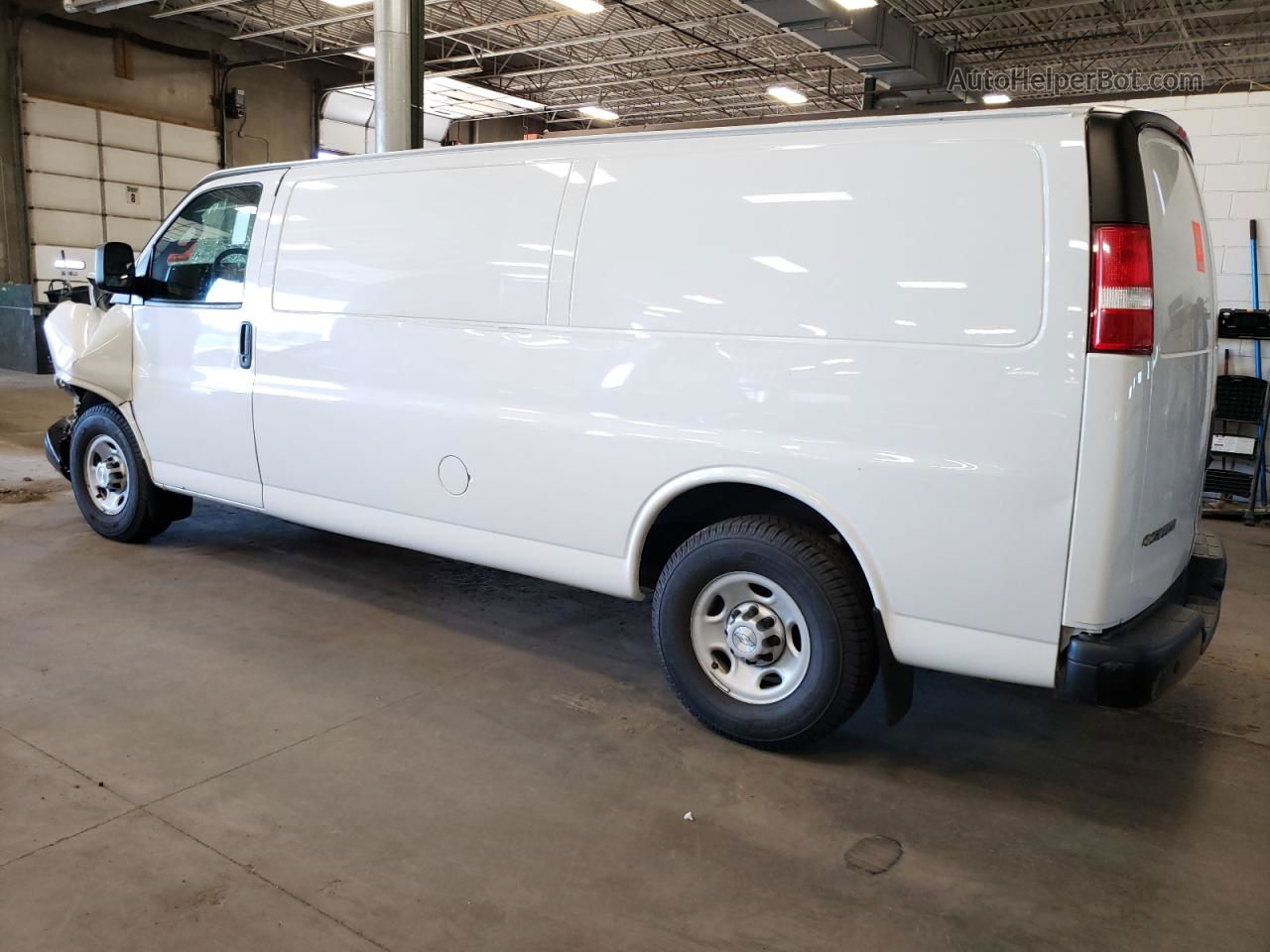 2017 Chevrolet Express G3500  White vin: 1GCZGHFG7H1351662