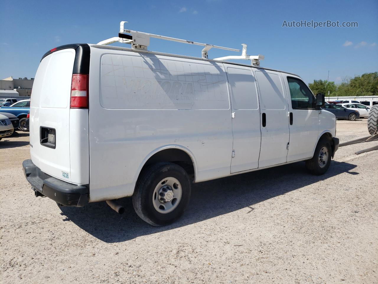 2017 Chevrolet Express G3500  White vin: 1GCZGHFG8H1264238