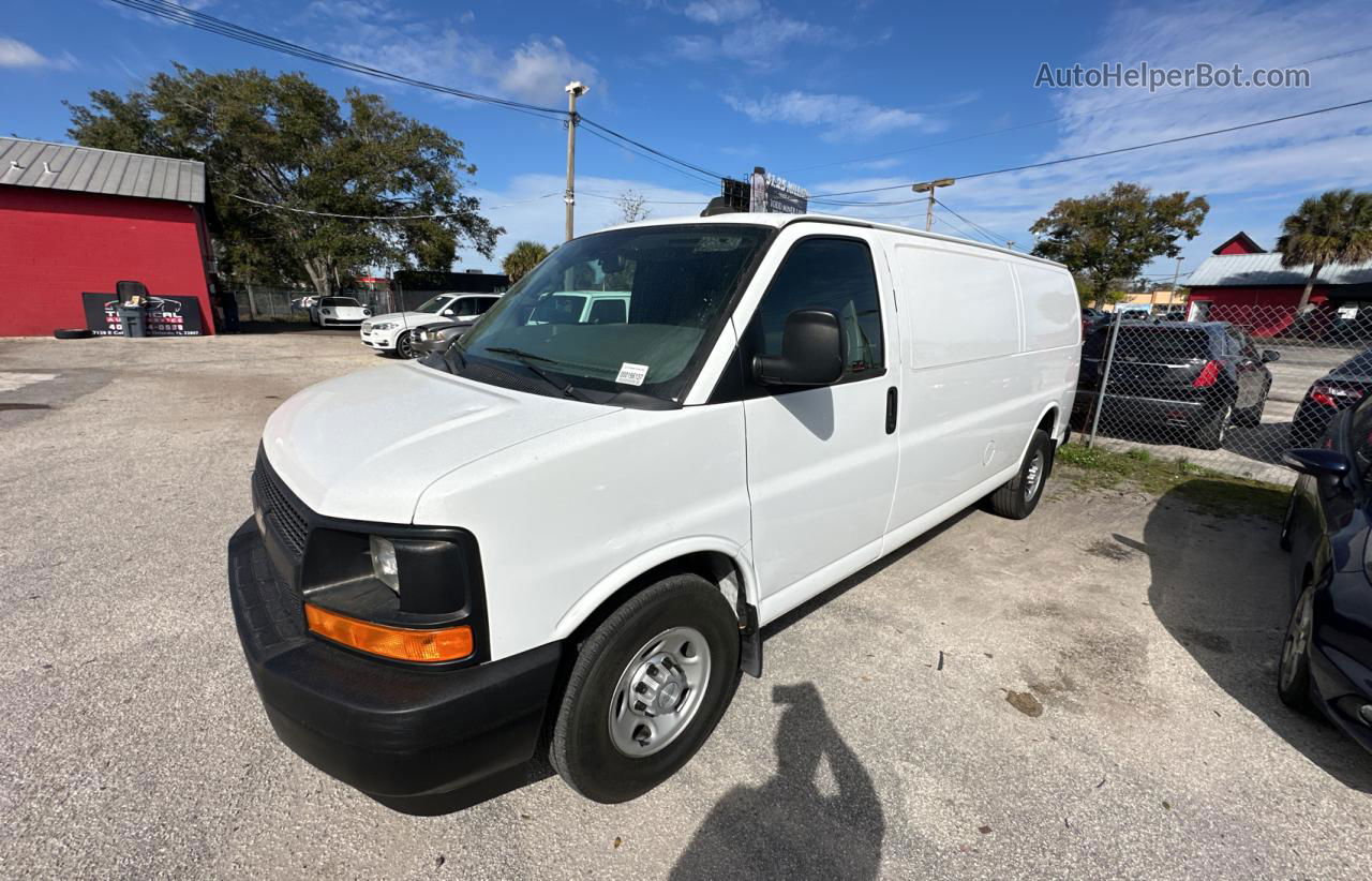 2017 Chevrolet Express G3500  White vin: 1GCZGHFG9H1254818