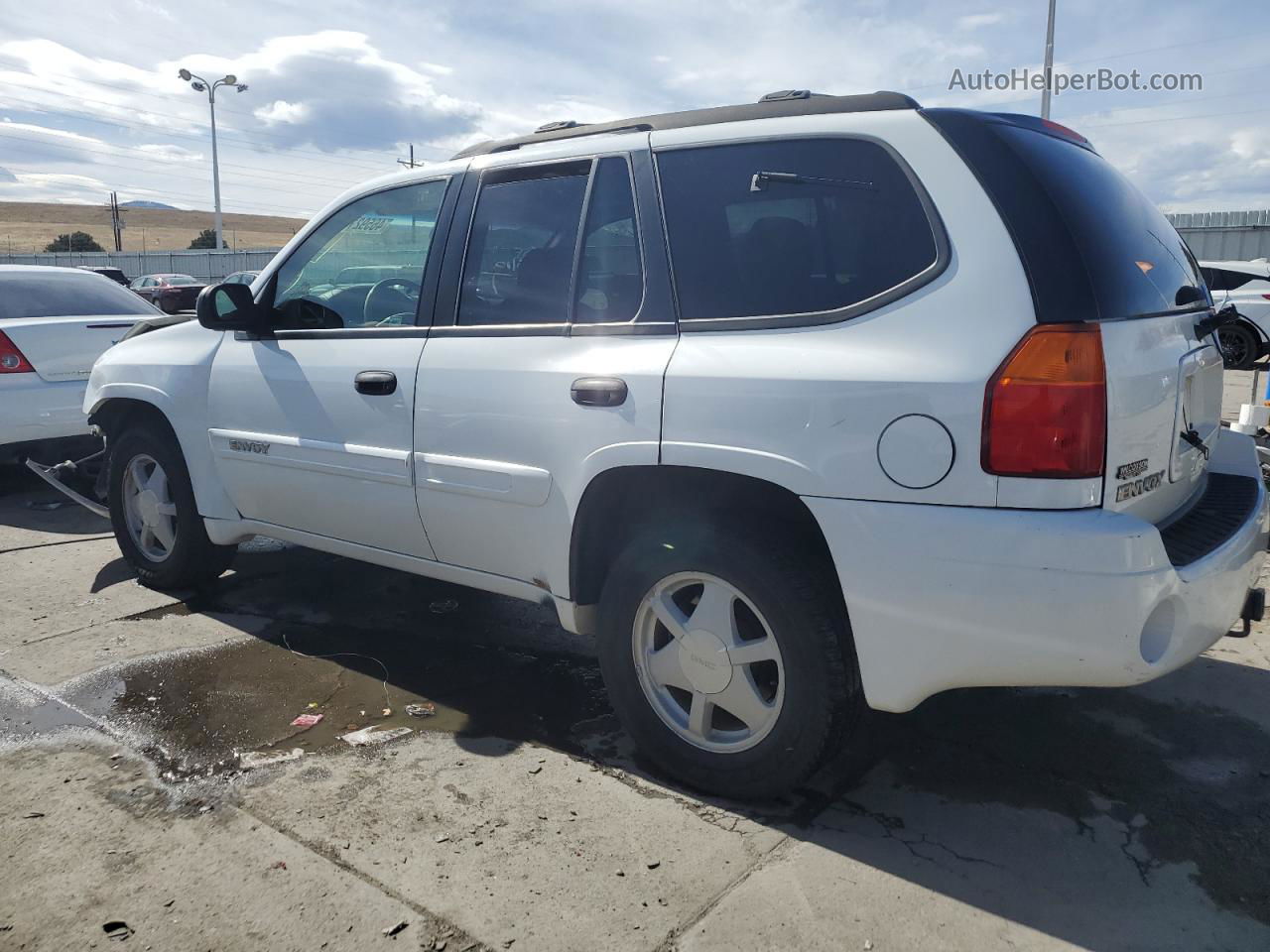 2003 Gmc Envoy  White vin: 1GKDT13S132244183