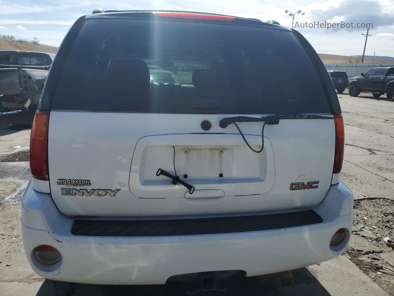 2003 Gmc Envoy  White vin: 1GKDT13S132244183