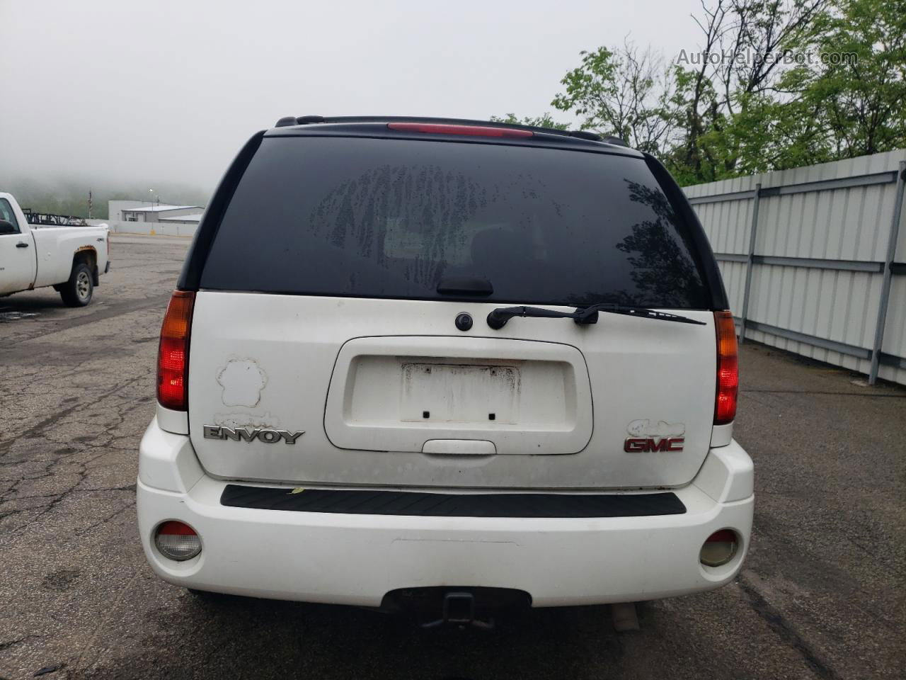 2005 Gmc Envoy  White vin: 1GKDT13S152201420