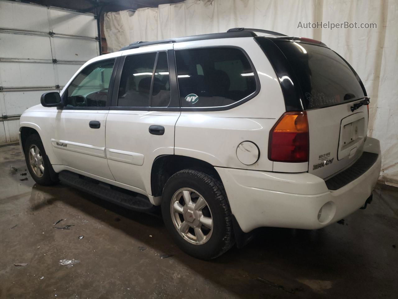 2005 Gmc Envoy  White vin: 1GKDT13S252332369