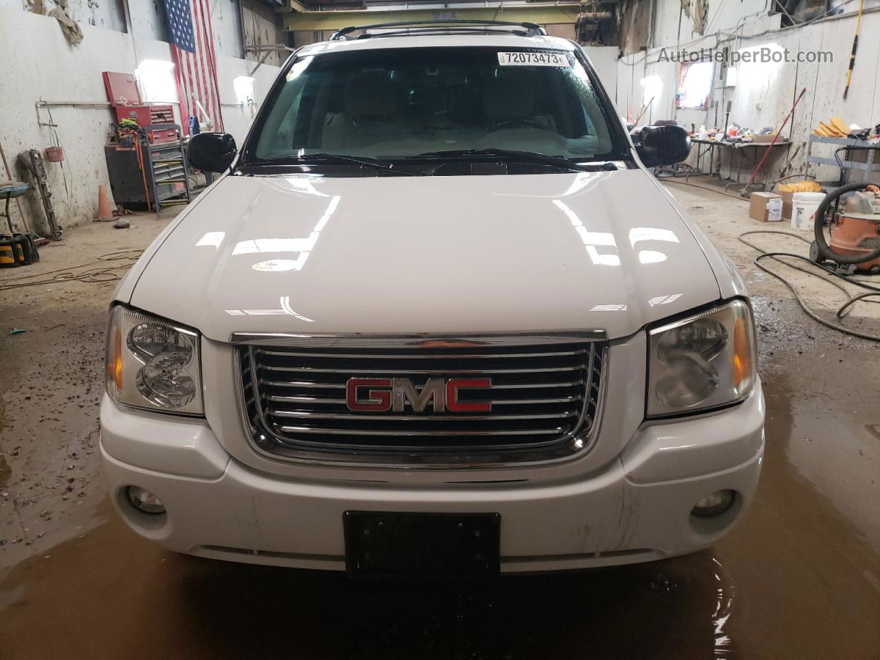 2008 Gmc Envoy  White vin: 1GKDT13S582120439