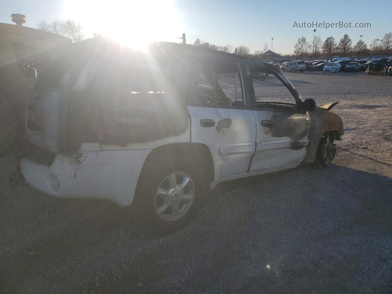 2005 Gmc Envoy  White vin: 1GKDT13S952183300