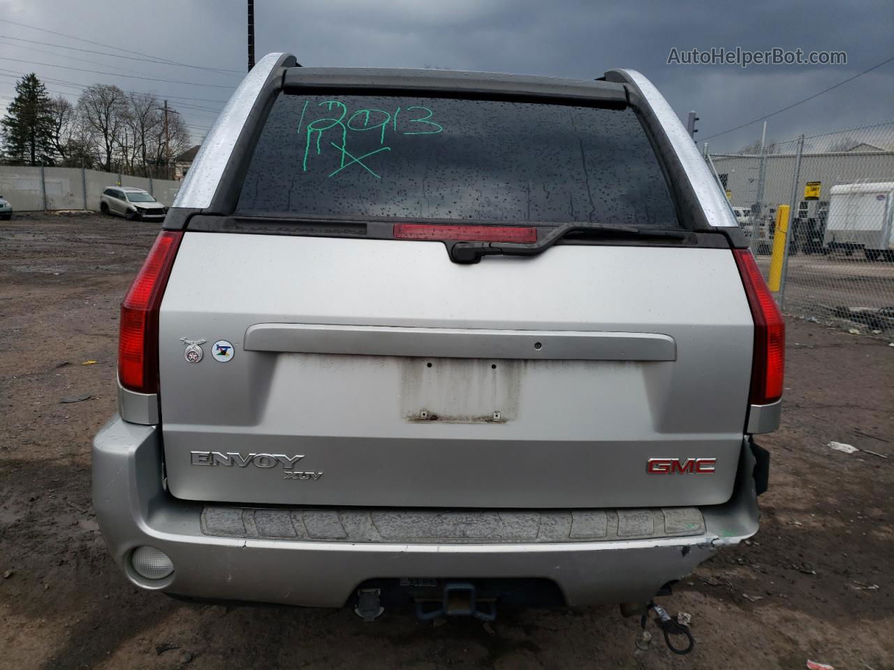 2004 Gmc Envoy Xuv Silver vin: 1GKES12S946162852