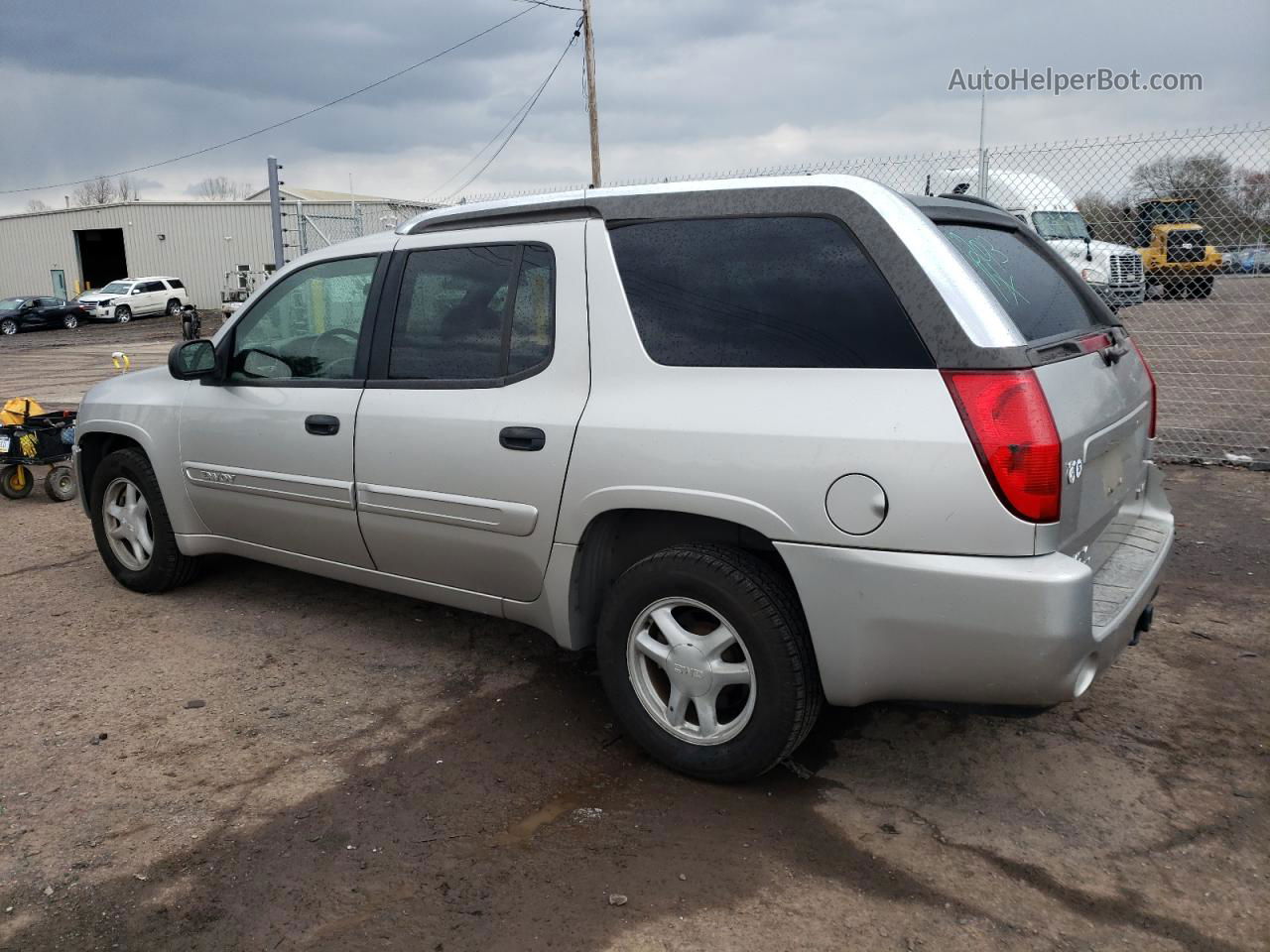 2004 Gmc Envoy Xuv Silver vin: 1GKES12S946162852