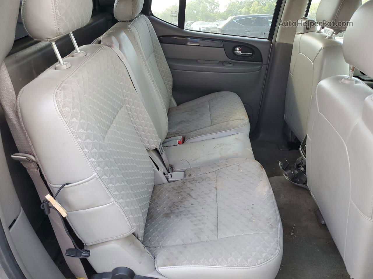 2005 Gmc Envoy Xuv Silver vin: 1GKES12S956200968