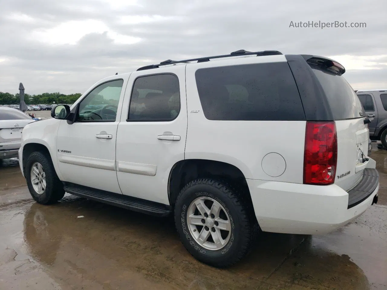 2007 Gmc Yukon  White vin: 1GKFC13017R134495